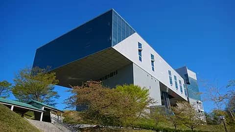 秋田県立近代美術館