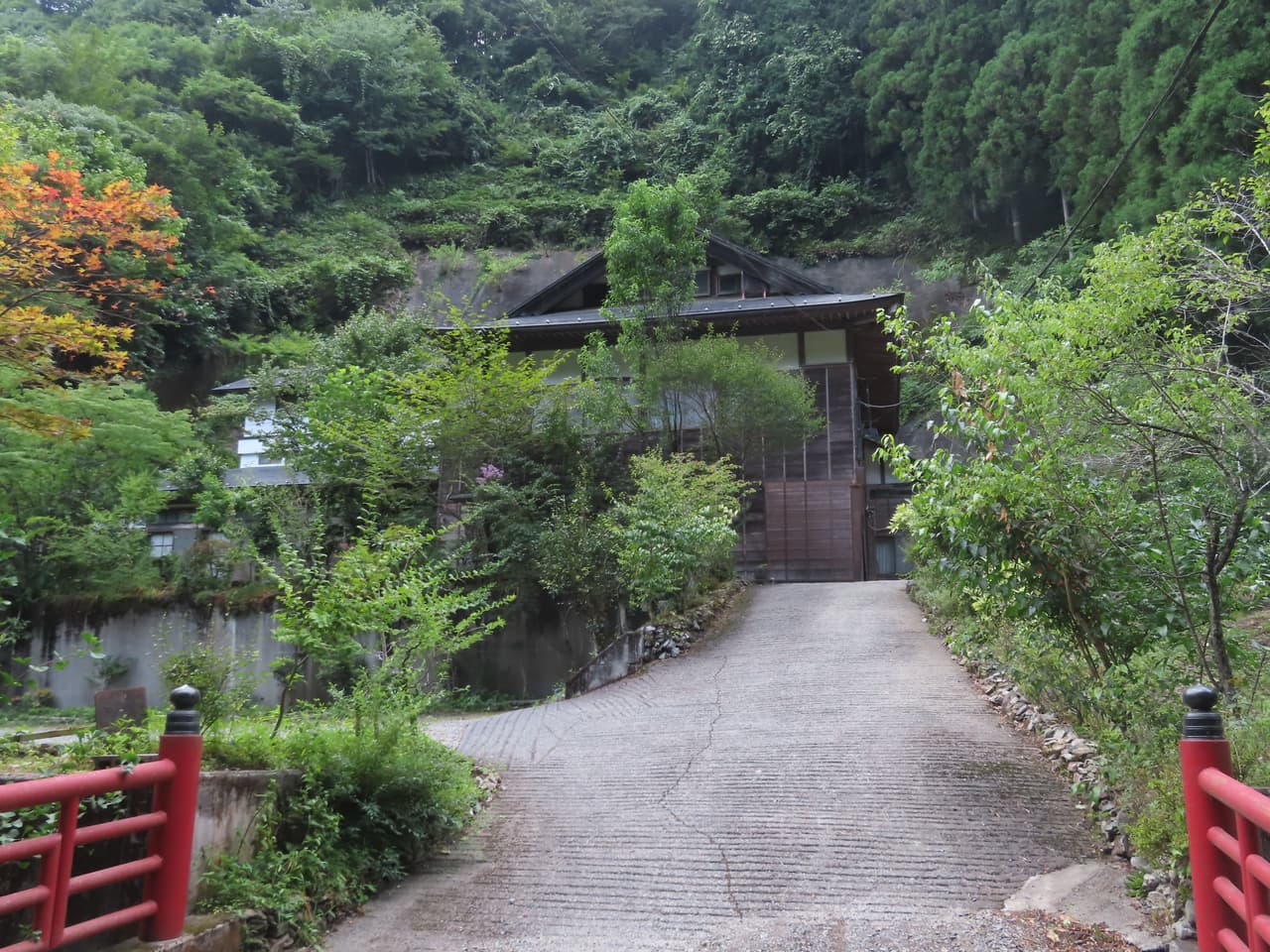 銀座亜紀枝刺子館