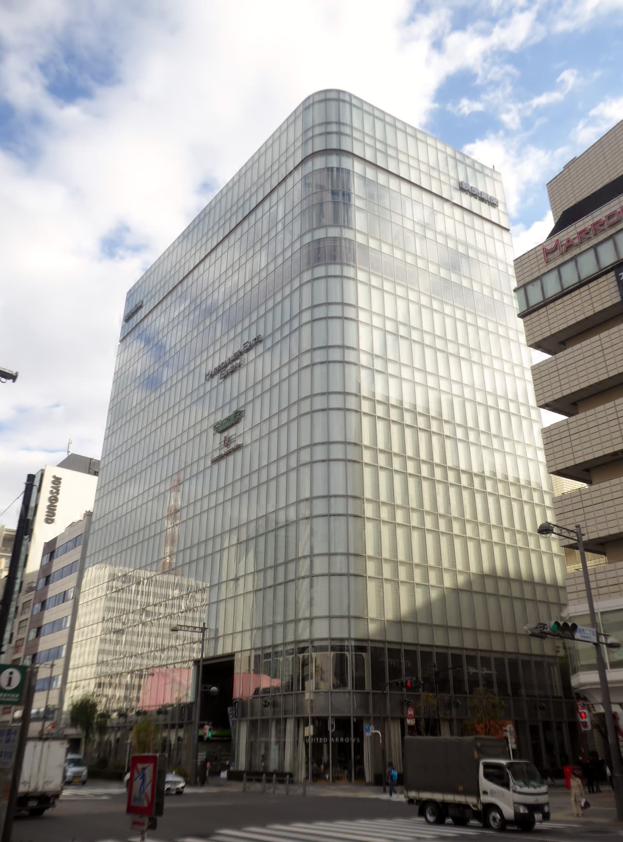 マロニエゲート銀座1