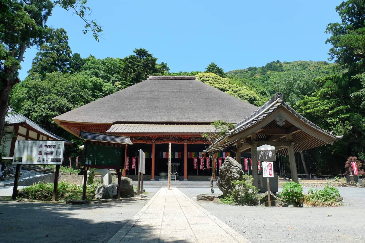 宝城坊日向薬師